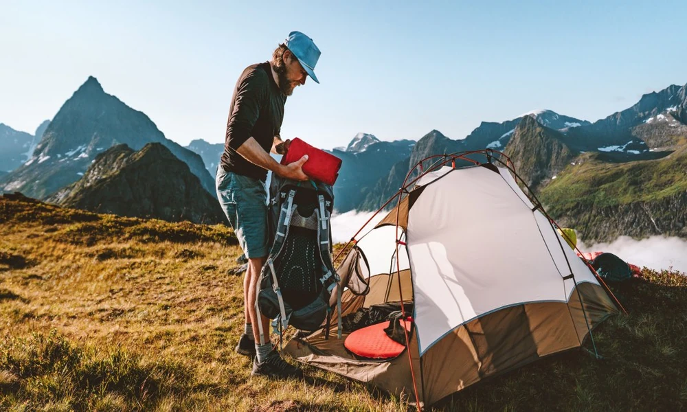 Essential Equipment for First-Time Campers and Outdoor Enthusiasts